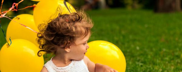comment savoir si bébé aura les cheveux bouclés