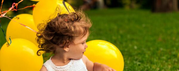 comment savoir si bébé aura les cheveux bouclés