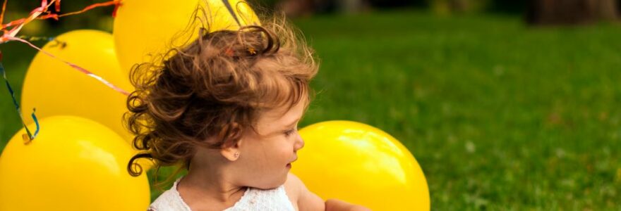 comment savoir si bébé aura les cheveux bouclés