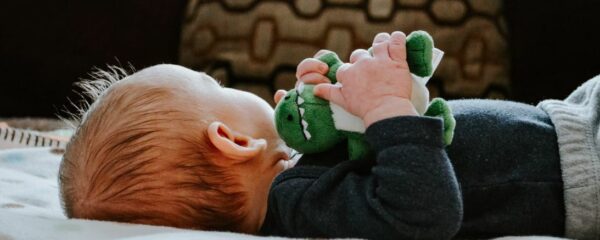 quand couper les cheveux de bébé