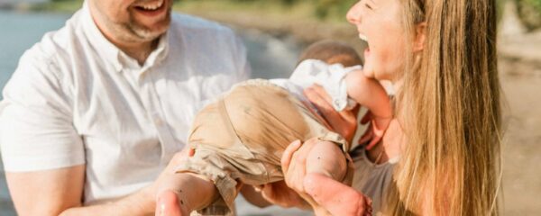 quand bébé commence à rire